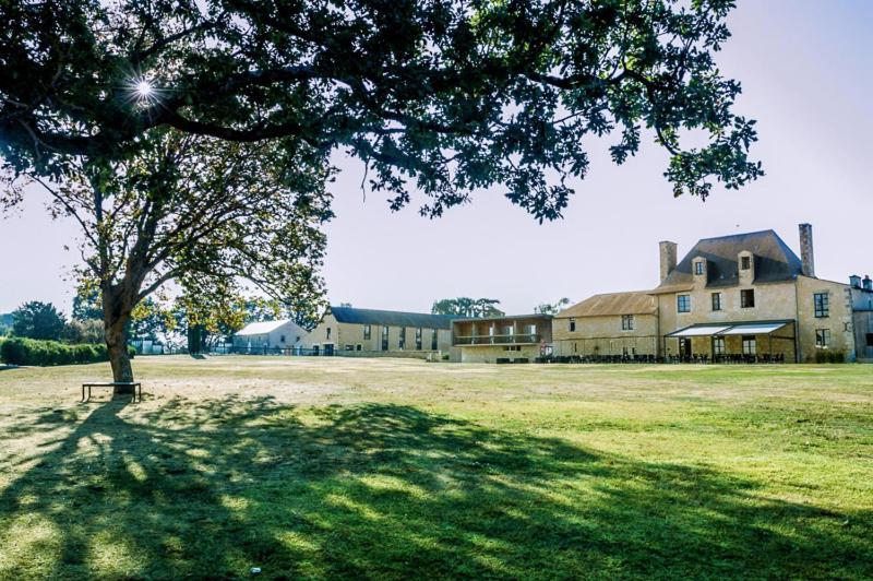 Hotel Domaine Du Normandoux, The Originals Relais Tercé Exterior foto
